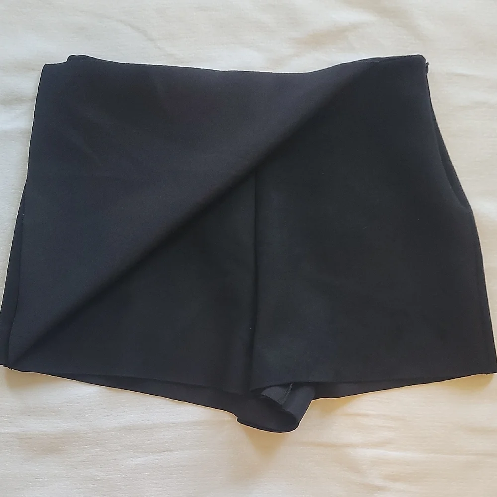 Black Mini Skirt - Picture 5 of 7